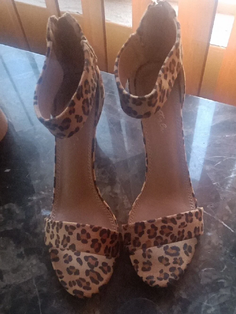 Herstyle bold leopard